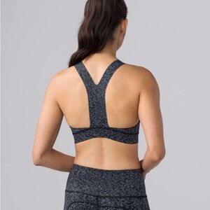 Lululemon Fast & Free Bra (Nulux) -
Soundwave Alpine White Black - size 6